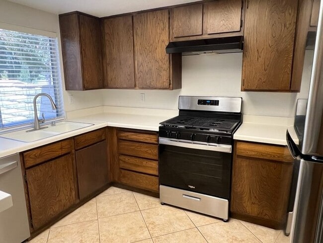 Building Photo - Coming Soon! Single-Story Townhome at Orange Tree Villas – Walk to Loma Linda University