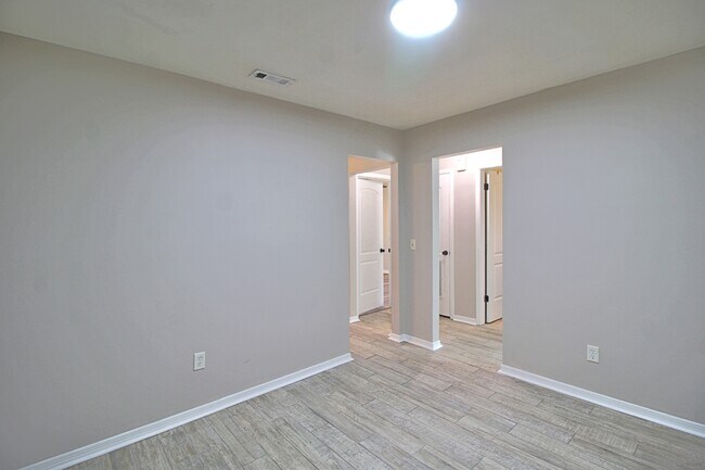 Foto del edificio - 713 Sharon St