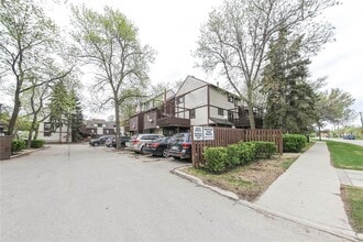 Building Photo - 120 Niakwa Rd