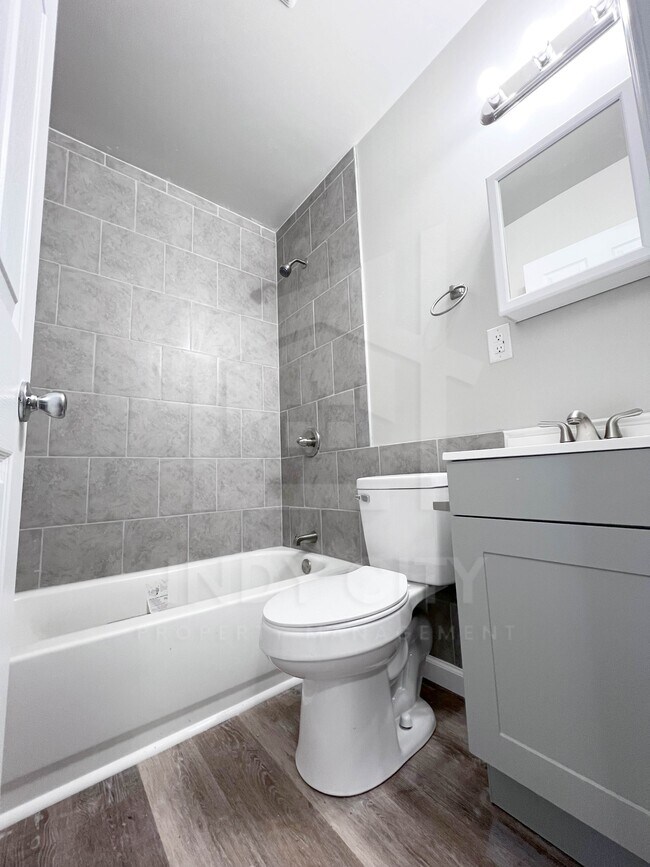 Foto del edificio - 2026 S State Ave