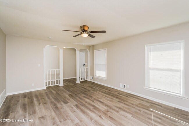 Foto del edificio - 501 Candlelight Ln