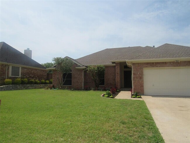 Building Photo - 839 Magnolia Ct