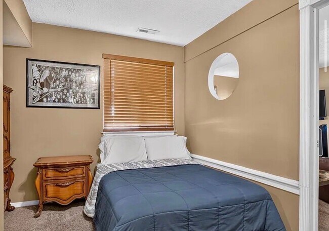 Foto del edificio - 903 Berwyck Ct