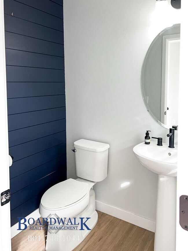 Foto del edificio - Modern 4-Bedroom Home in Herriman