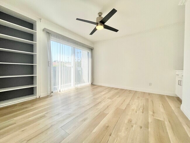 Foto del edificio - 1722 Winona Blvd