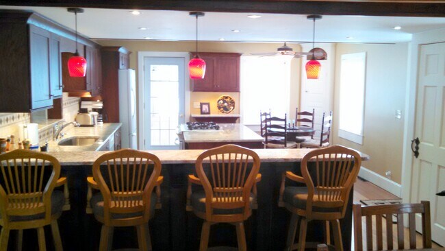 Building Photo - 562 Ellis Hollow Creek Rd