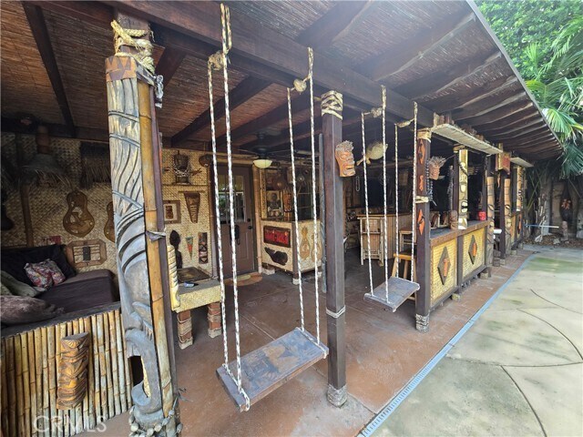 Foto del edificio - 617 N Beachwood Dr