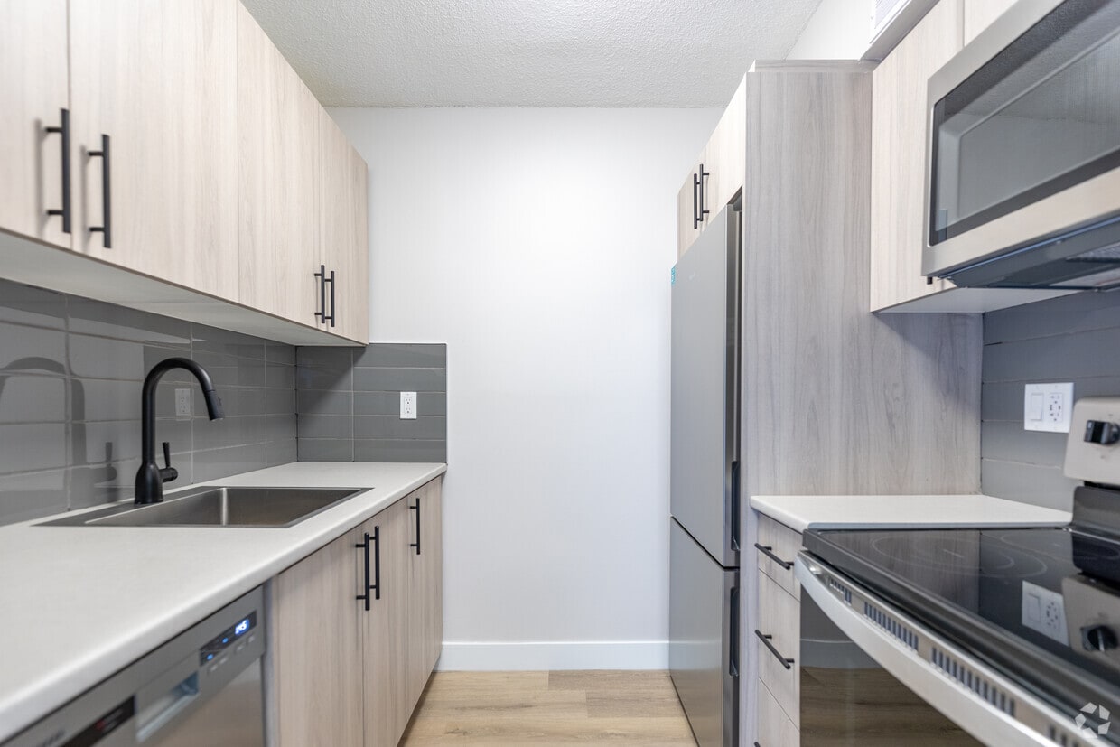 Primary Photo - Glen Terrace Apartments