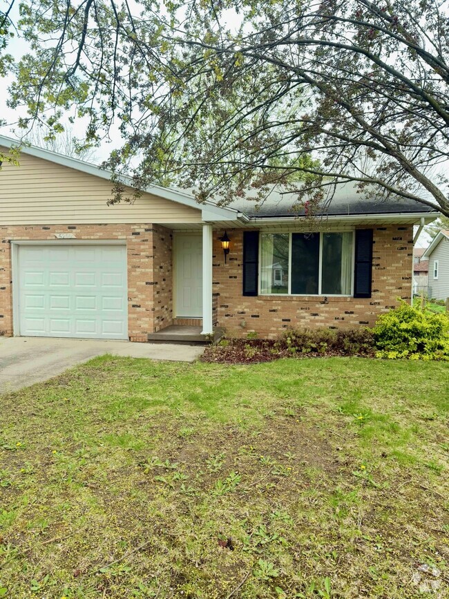 Building Photo - 6200 Amanda Dr