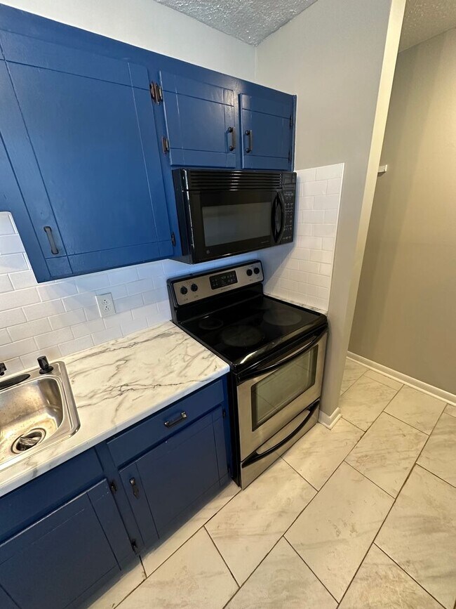 Foto del edificio - Freshly Renovated 2Bed / 1Bath in Nashville!