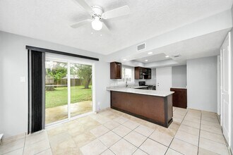 Building Photo - 16618 Lonesome Quail Dr