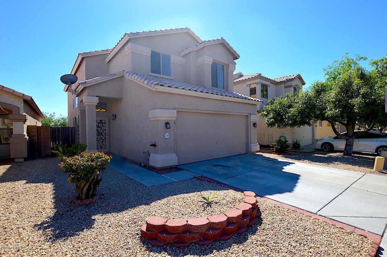 Foto principal - 10129 E Carmel Ave