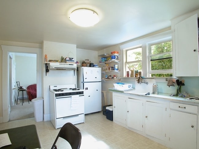 Interior Photo - 2423 H St