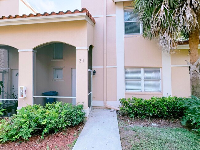 Building Photo - 549 Racquet Club Rd