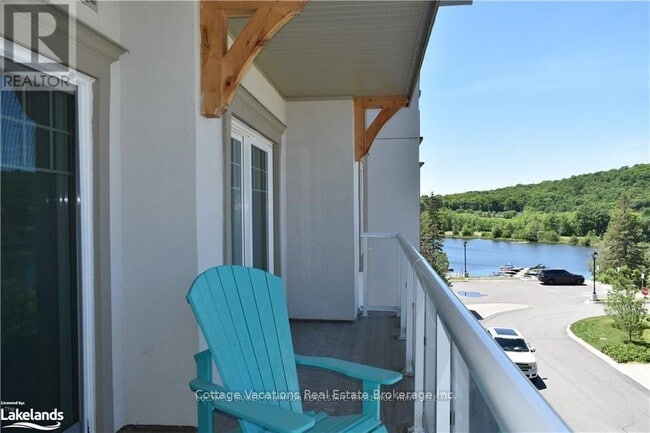 Photo du bâtiment - 25-325 Pen Lake Point Rd