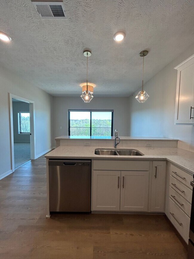 Foto del edificio - Elkhorn Landing Rentals (20605 Elkhorn Dr.)