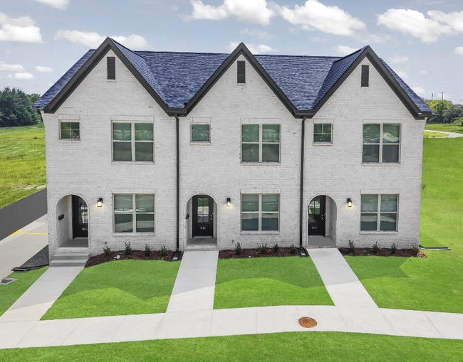 Photo - 901 27th St House