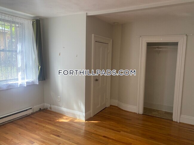 Foto del edificio - 143 Highland St