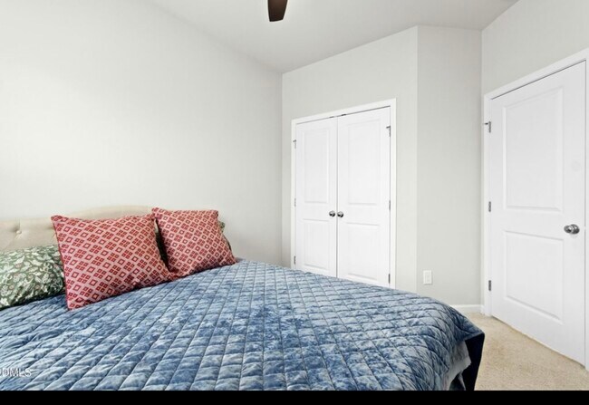 Foto del edificio - 3645 Water Mist Ln