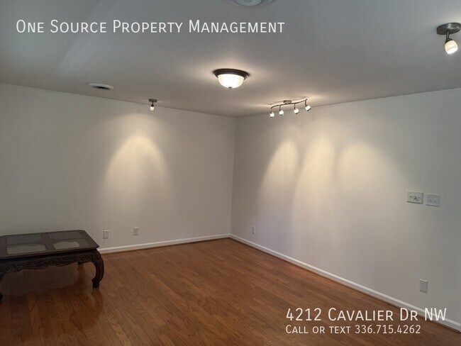 Foto del edificio - 4212 Cavalier Dr NW
