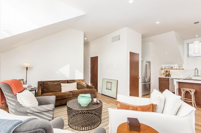 Foto del edificio - 848 S Lazelle St