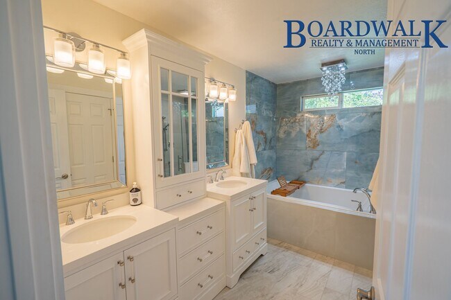 Building Photo - Main-Level 3 Bed / 2 Bath Home in Farmington