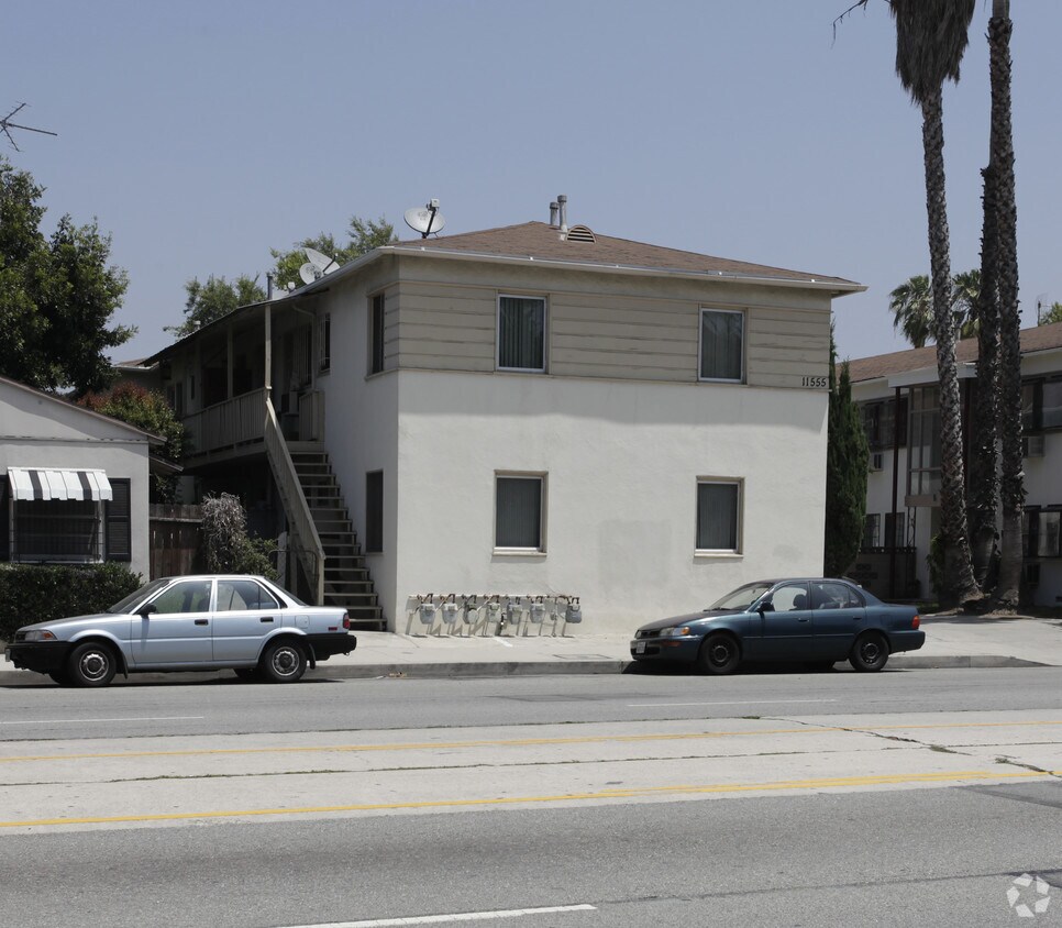 Primary Photo - 11555 Burbank Blvd
