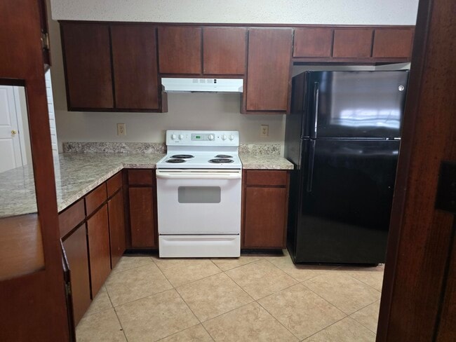 Building Photo - 309 Somerset Dr