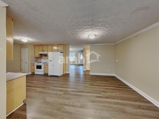 Building Photo - 887 Kendall Park Dr