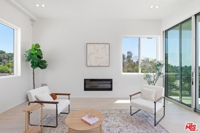 Foto del edificio - 2311 Cove Ave