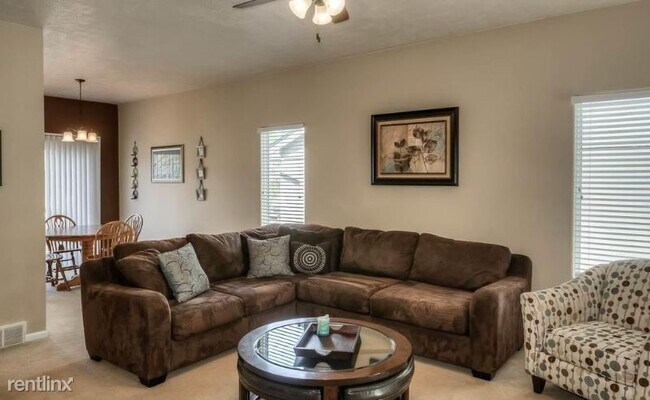 Foto del edificio - 2 br, 2 bath Townhome - 5146 N 144th Ct