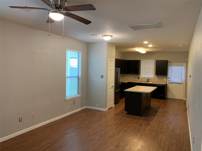 Foto del edificio - 17038 Wilthorne Gardens Ct