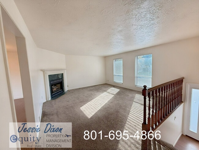 Photo - 10 W Monticello Dr House