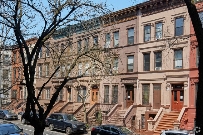 Building Photo - 151 W 120th St