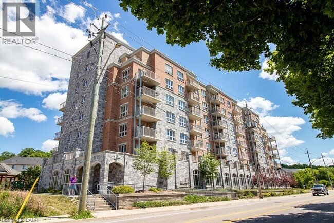 Building Photo - 155 Water St S