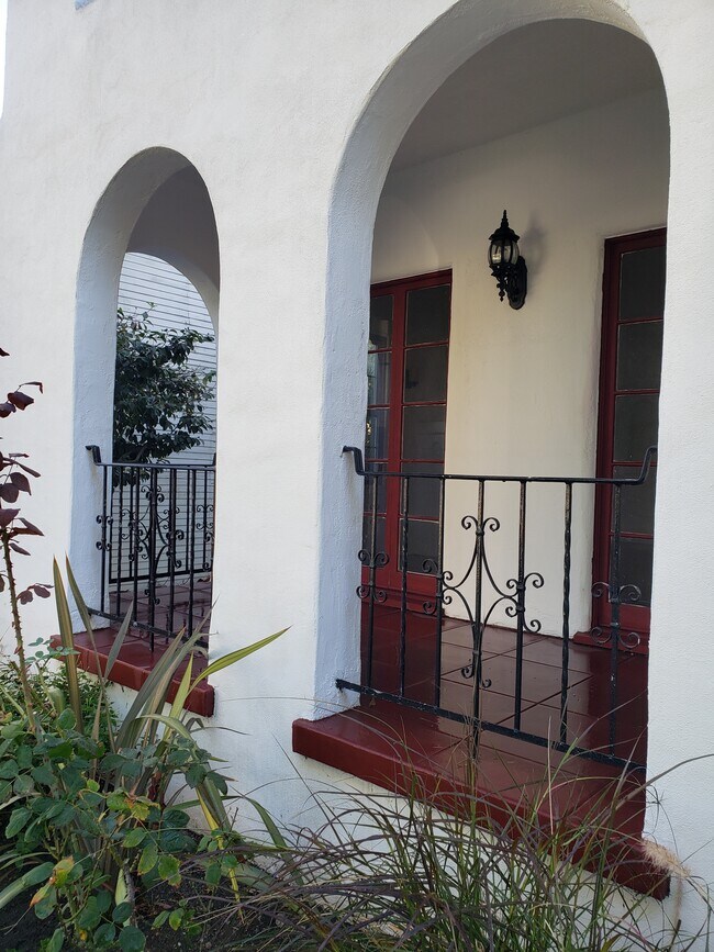 Foto del edificio - 1104 E California Ave