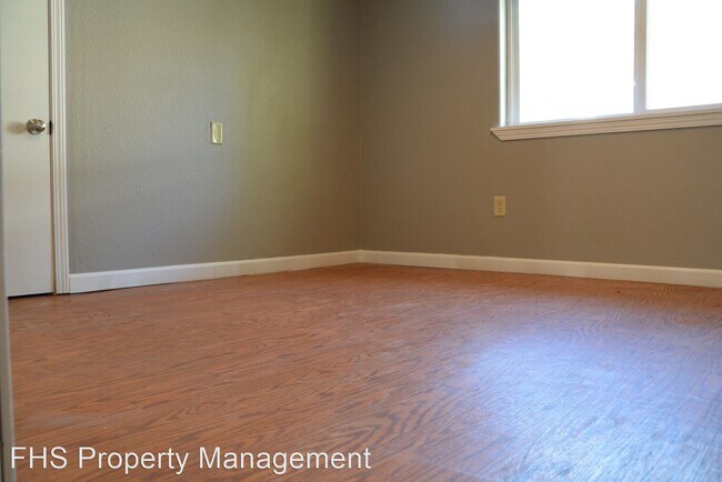 Building Photo - 3 br, 1 bath House - 2128 W Calhoun St