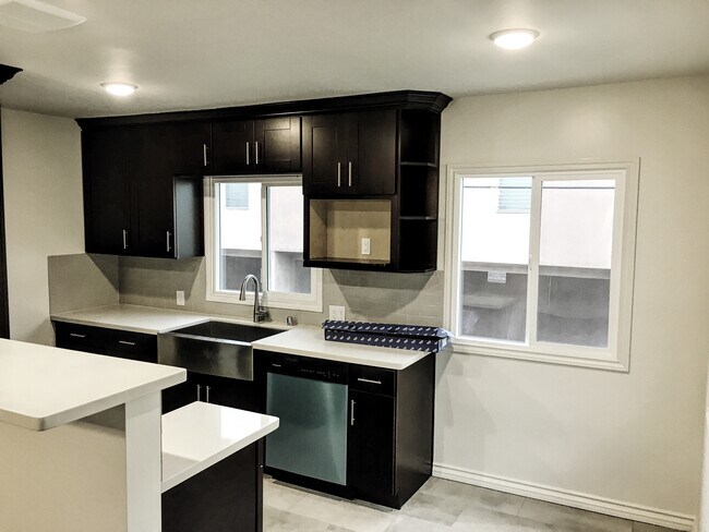 Foto del edificio - 1526 Corinth Ave