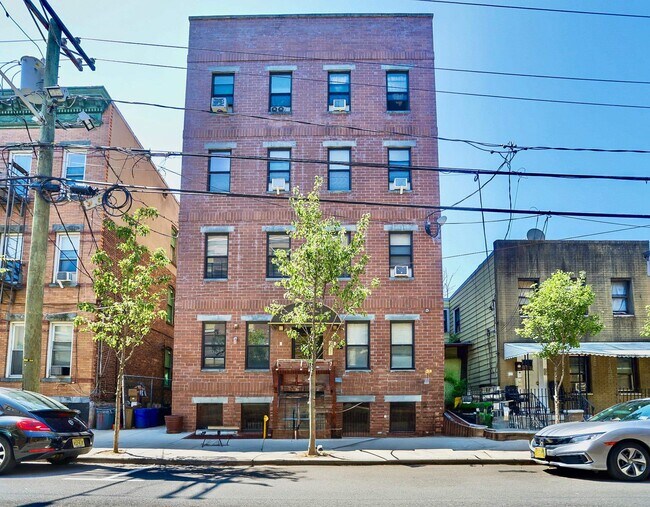 Foto del edificio - 715 28th St