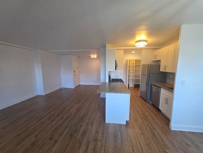 Photo - 7100 JFK Blvd E House