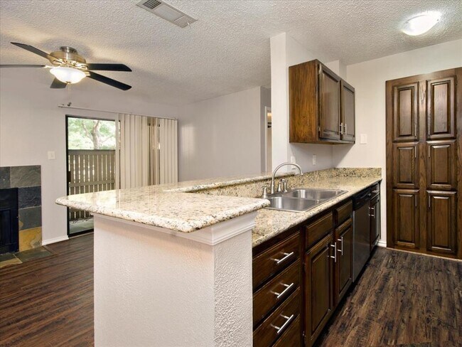 Building Photo - 1310 Harwell Dr