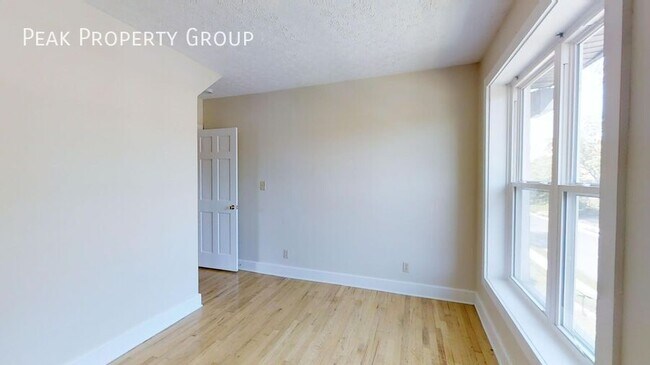 Foto del edificio - 1379 Indianola Ave