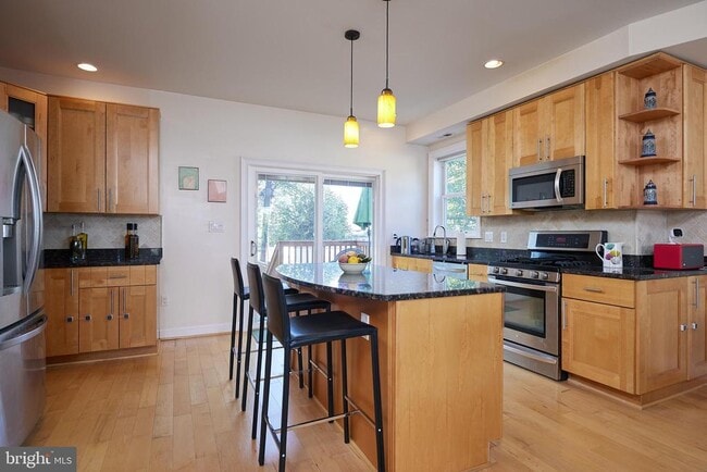 Foto del edificio - 324 Varnum St NW