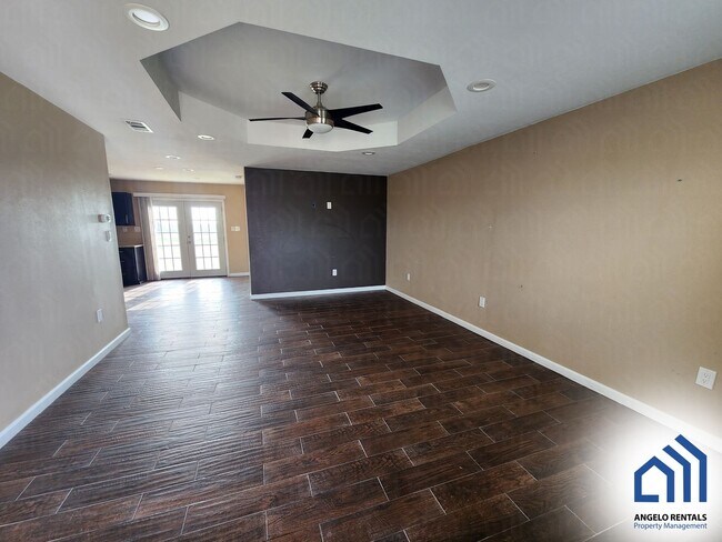Foto del edificio - Spacious 3 bedroom 2 bath home COMING SOON!