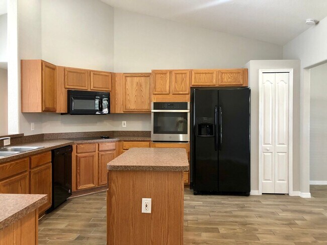 Foto del edificio - Wonderful 3/2 home in ORLANDO - GOLF COURS...