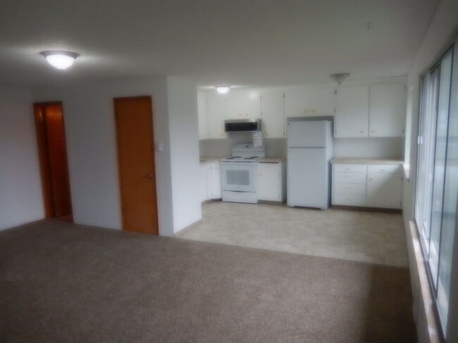 Building Photo - Renovated apartment for Rent