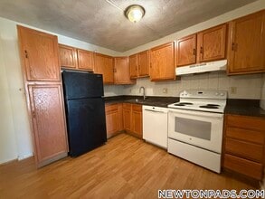 Building Photo - 175 Adams St