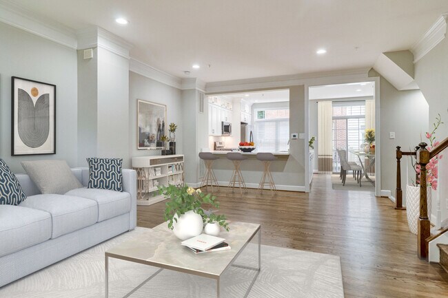 Main Level with 9' Ceilings - 1323 N Barton St