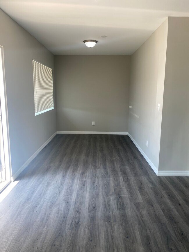 Foto del edificio - 5557 Arlington Rd