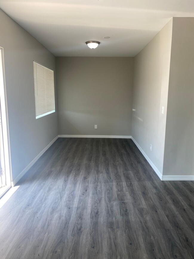 Building Photo - Arlington 5557